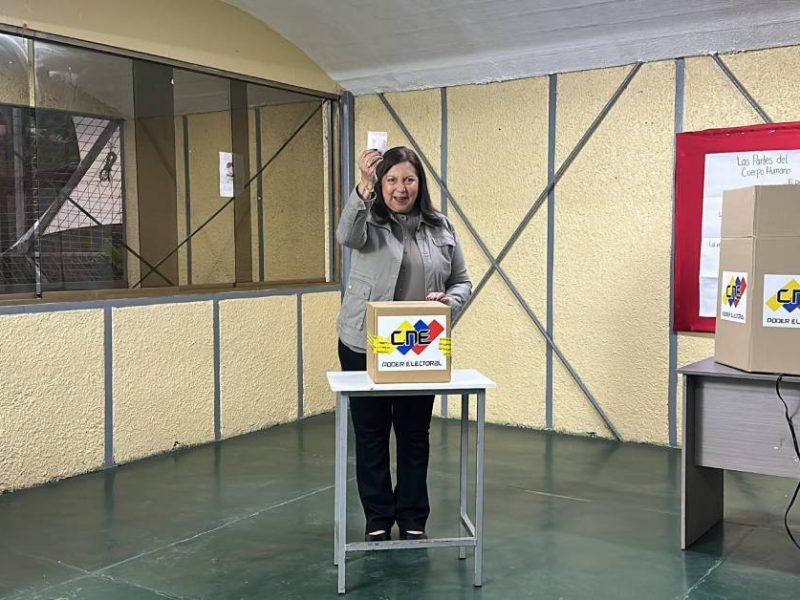 Carmen Meléndez tras votar: El proceso es rápido y sencillo