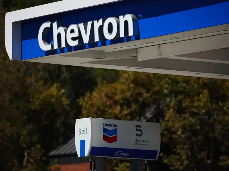 Cabello afirma que Chevron pagará por extraer petróleo en Venezuela