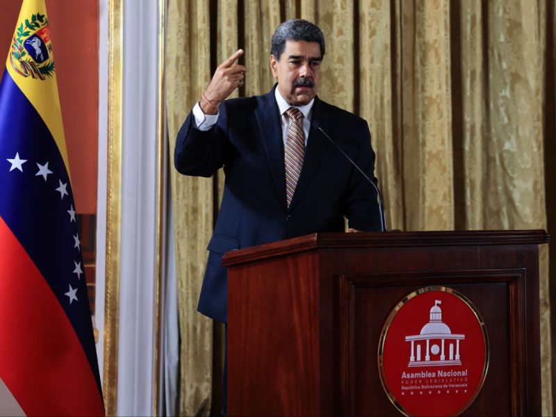 Maduro llama al alistamiento en la Milicia Bolivariana