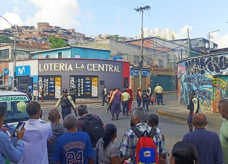 Mueren mujer y su nieto electrocutados tras caerle un cable de alta tensión en Baruta