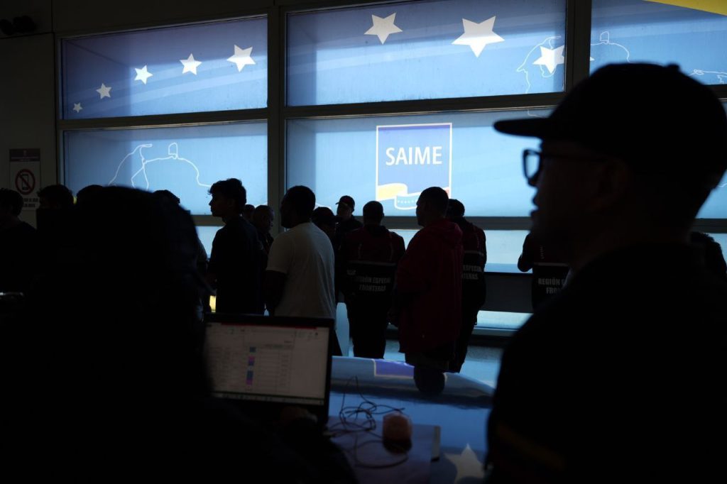 Llegan 200 venezolanos en un vuelo procedente de Texas