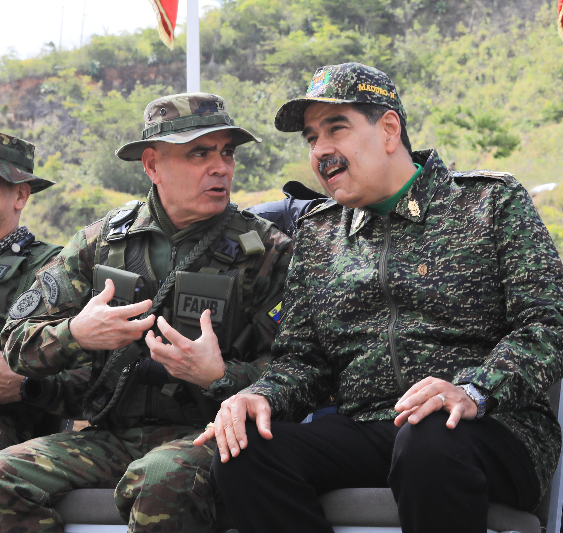 Padrino López advierte a EEUU que lucharán si ponen 