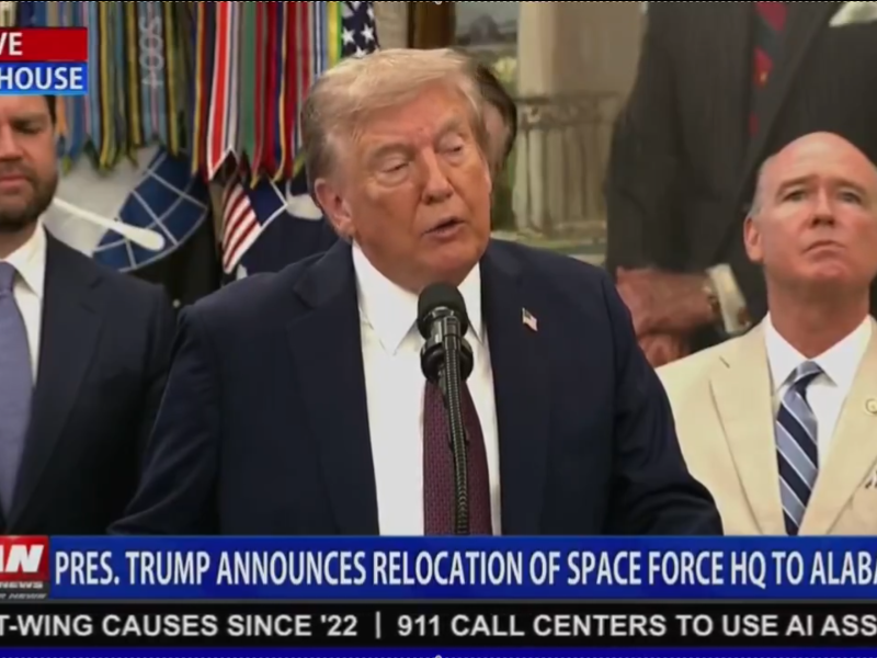 Trump: “Acabamos de disparar un barco que transportaba drogas proveniente de Venezuela”