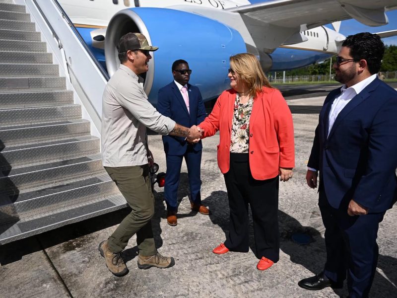 https://efectococuyo.com/internacionales/secretario-de-guerra-de-eeuu-visita-puerto-rico-en-medio-de-polemicas-maniobras-militares/