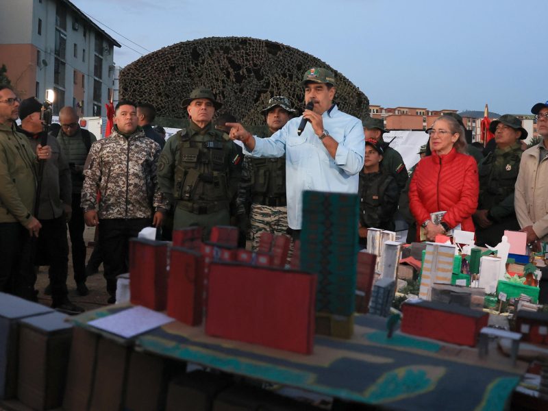 Maduro activa "Plan Independencia 200" en "284 frentes de batalla"