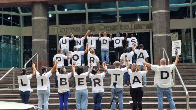 Ante la embajada de Alemania piden crear un canal humanitario que impida más represión en Venezuela