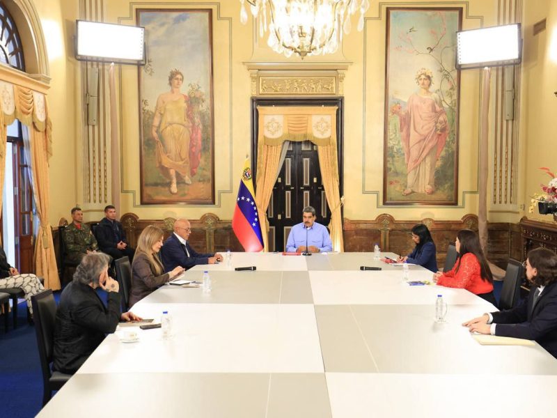 Maduro evalúa declarar estado de conmoción exterior en Venezuela