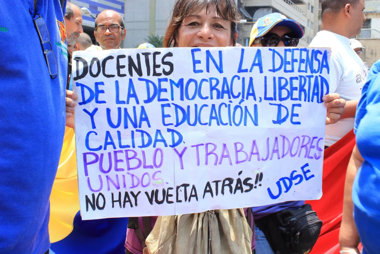 Sindicatos del magisterio exigen cumplimiento de derechos laborales ...