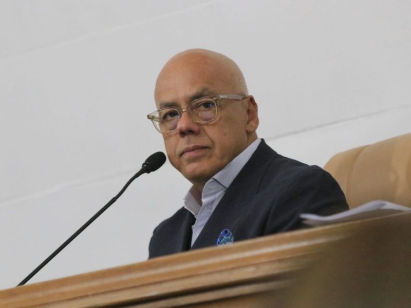 Rodríguez dice que decreto de conmoción exterior es para defender integridad del país pero también para "castigar"
