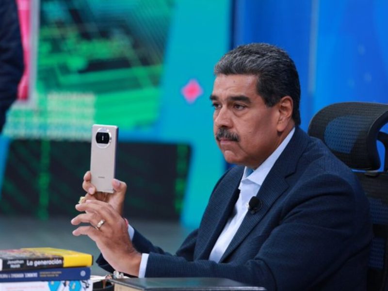 Maduro pide que vecinos delaten a otros a través de una APP: Va destruyendo el tejido comunitario, alertan analistas