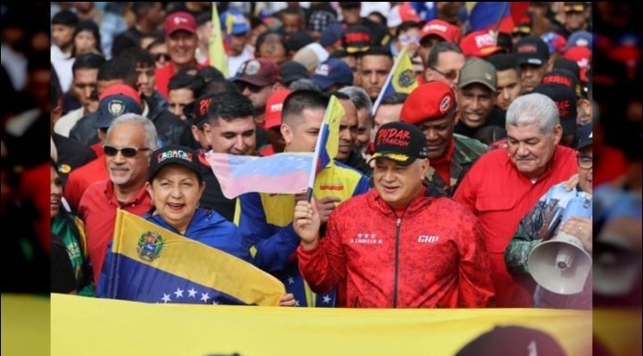 Cabello en marcha de banderas del Psuv: Defenderemos nuestro territorio con lo que tengamos 