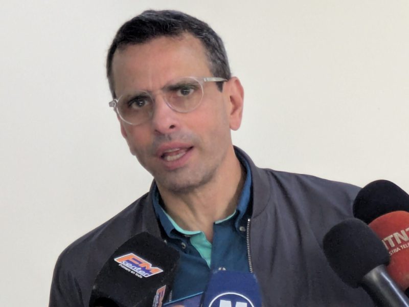 Capriles llama al liderazgo opositor a tratar de influir en una agenda de negociación entre Maduro y EEUU
