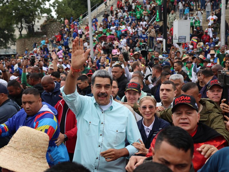 El “gobierno comunal de transición al socialismo” que anuncia Maduro: con qué se come, según analistas