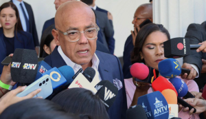 Jorge Rodríguez dice que se evalúan casos de exiliados que piden amnistía, incluyendo a solicitantes de asilo en EEUU