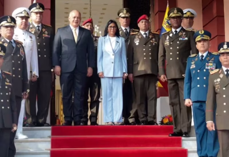 Salida de Padrino López concentra miradas hacia Cabello: ¿Cuál es el rol y destino del ministro del Interior?  