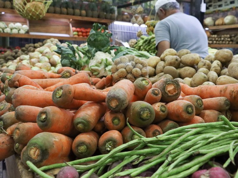 Zanahorias -Mercado Guaicaipuro (Mairet Chourio)