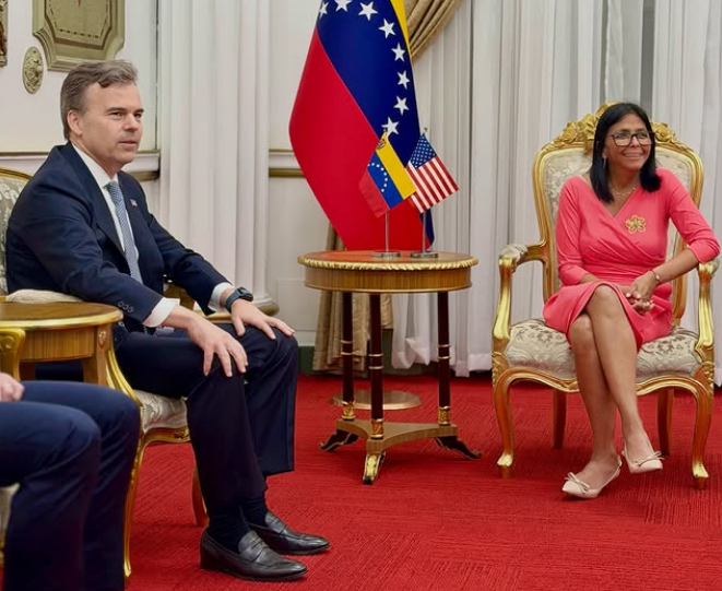Sin política no habrá paraíso económico en Venezuela