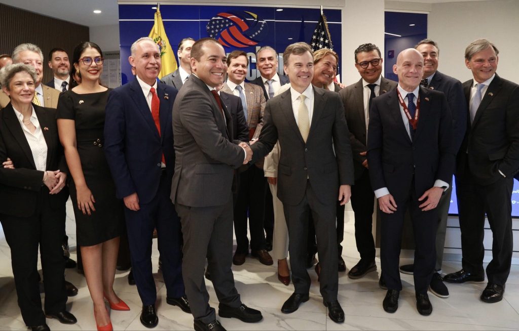 John Barrett, el ojo de Washington en Caracas": ¿Viene a normalizar o a fiscalizar el plan de tres fases? 