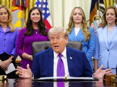 Los elogios de Donald Trump son regalos envenenados