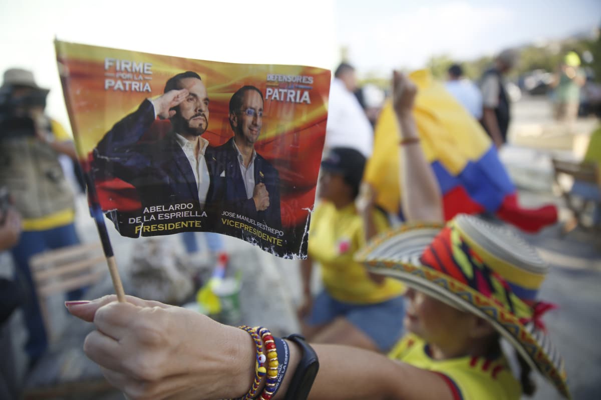 Cover image for Petro no acepta conteo electoral que da a De la Espriella como el más votado en Colombia
