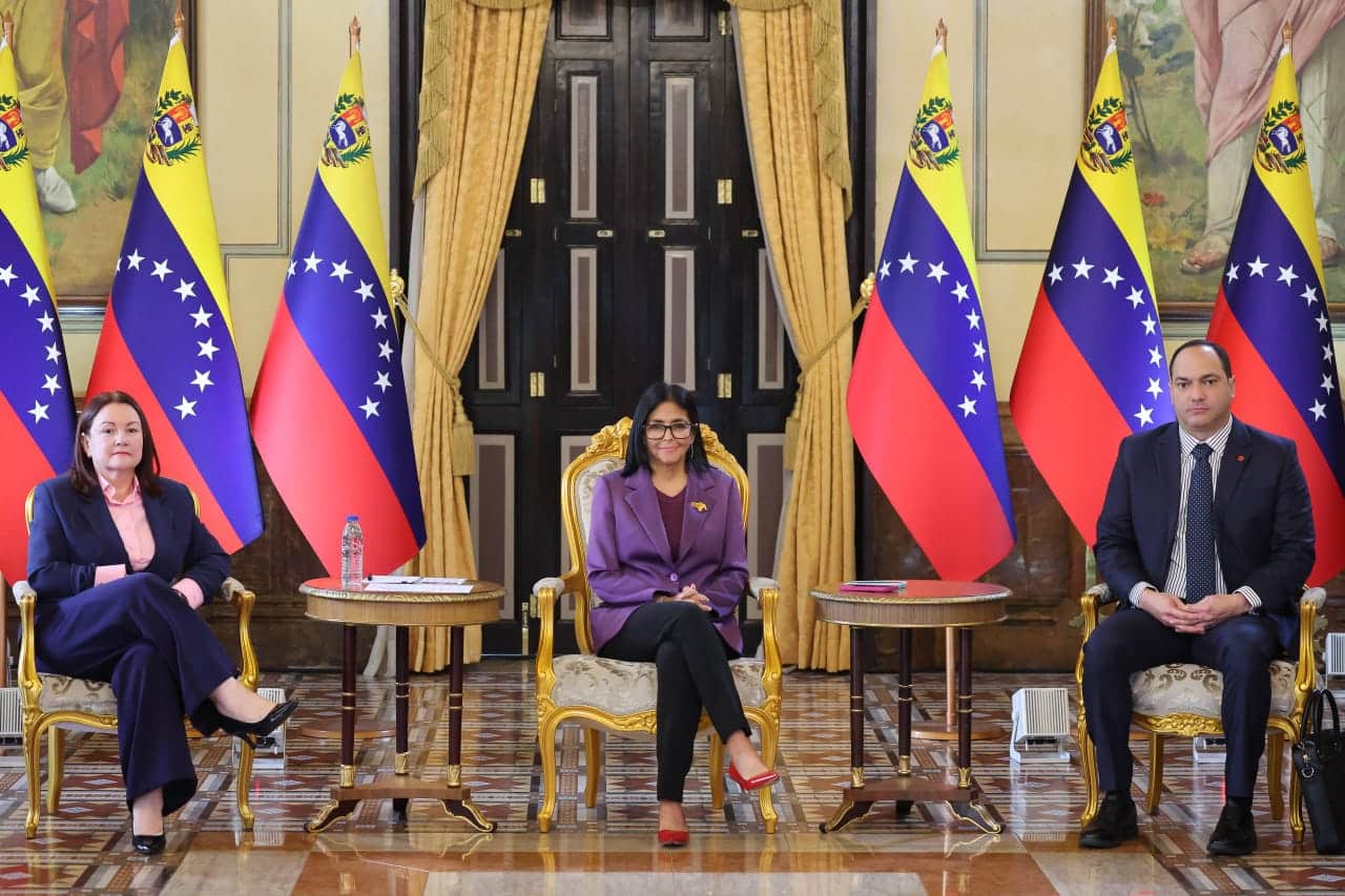 Repsol firma un acuerdo con Venezuela para explorar una nueva zona petrolífera en el país