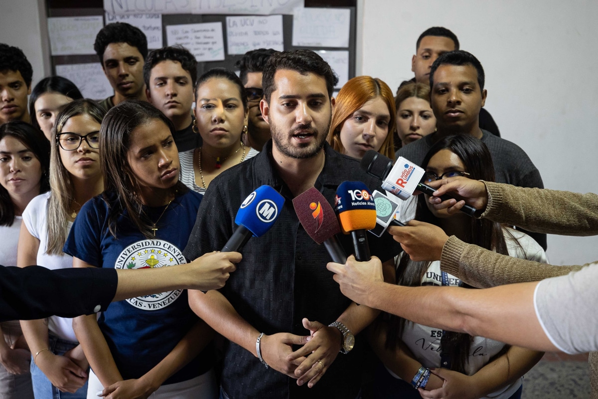 Estudiantes evitan conferencia sobre Nicolás Maduro en la UCV