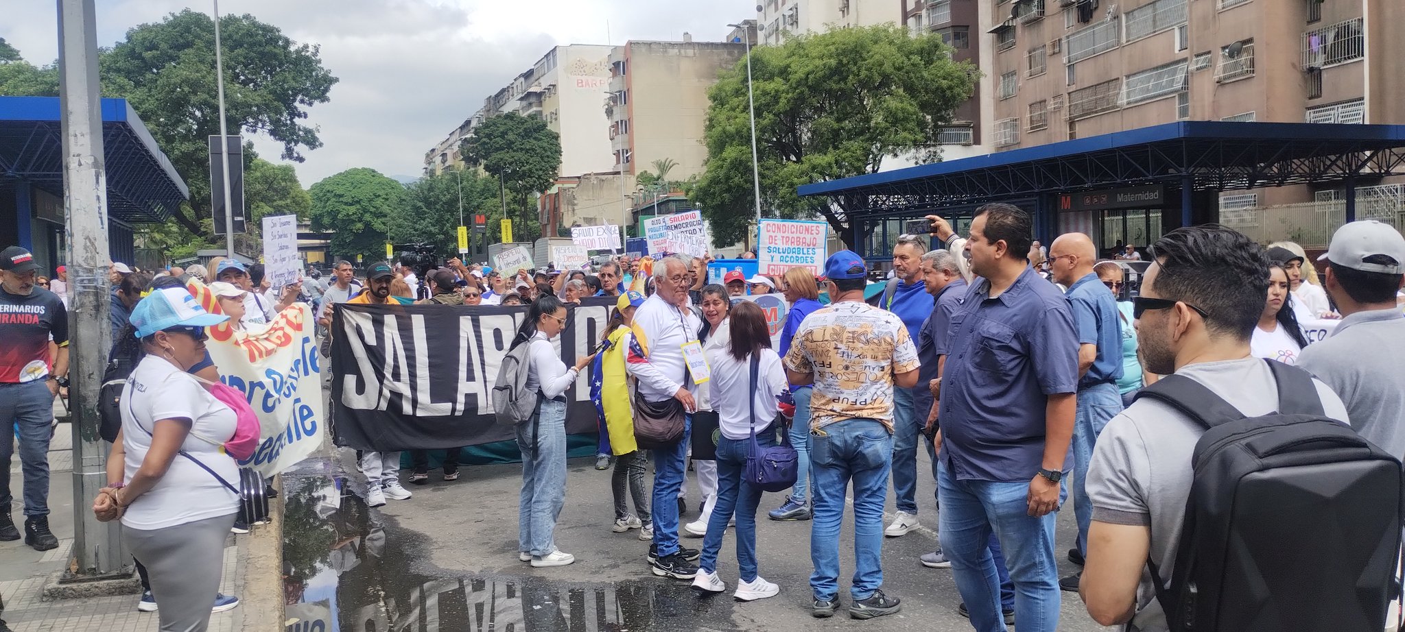 Gremios del sector salud marchan en Caracas por salarios dignos