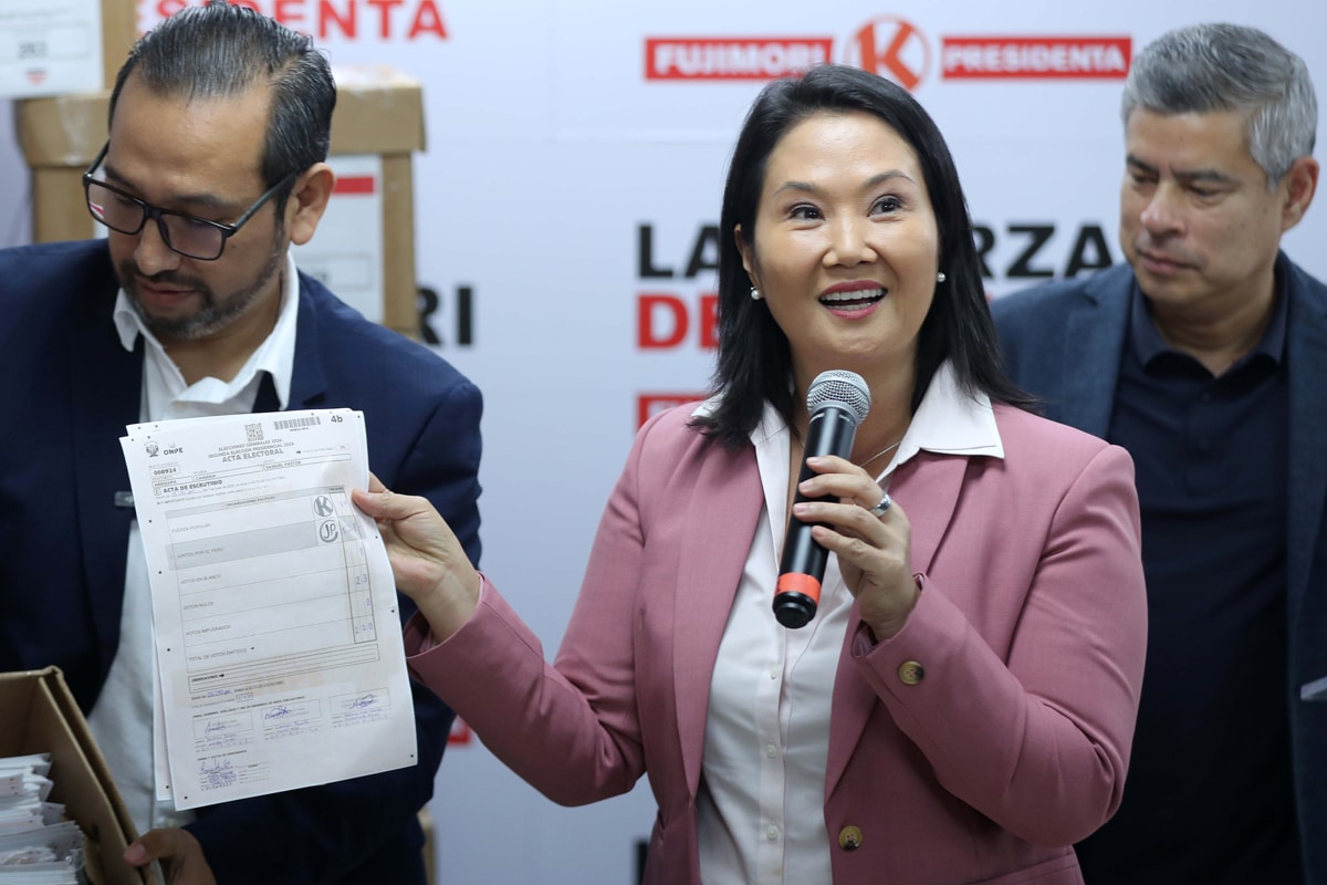 Keiko muestra sus actas y espera ser proclamada presidenta de Perú