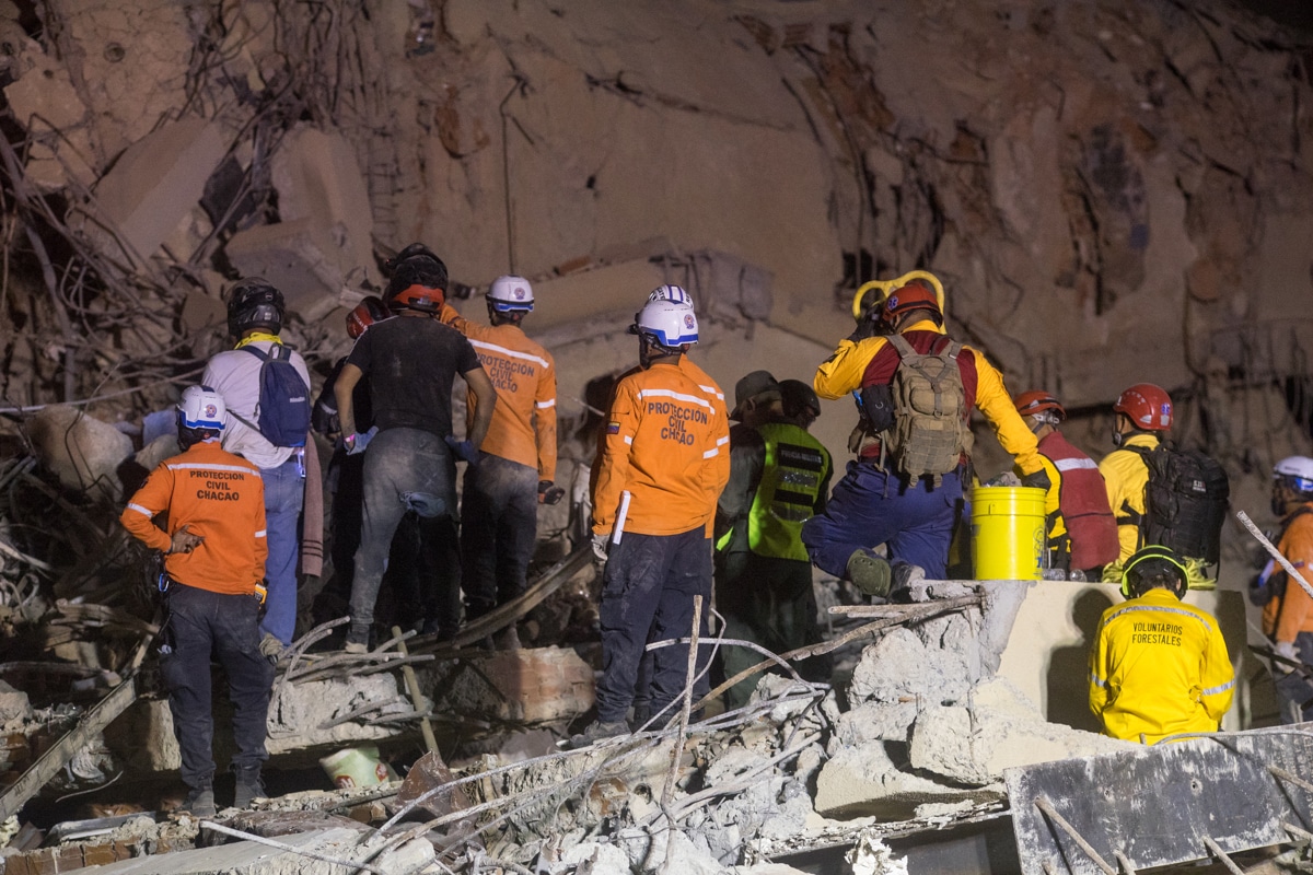 Aumenta a 920 el número de fallecidos por los terremotos del 24 de junio
