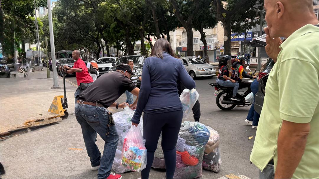 A tres días del terremoto: solidaridad ciudadana empuja la carrera por salvar vidas