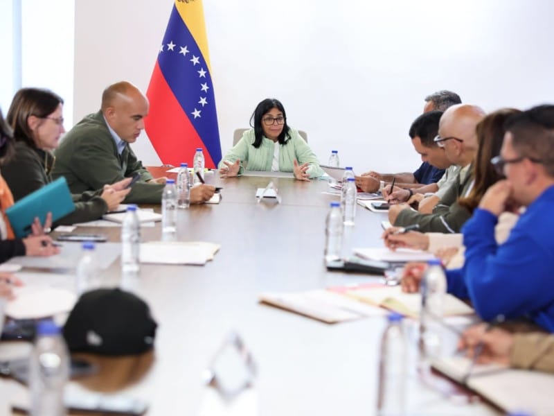 Gobierno suspende clases una semana más y crea comisiones de habitabilidad y reconstrucción 