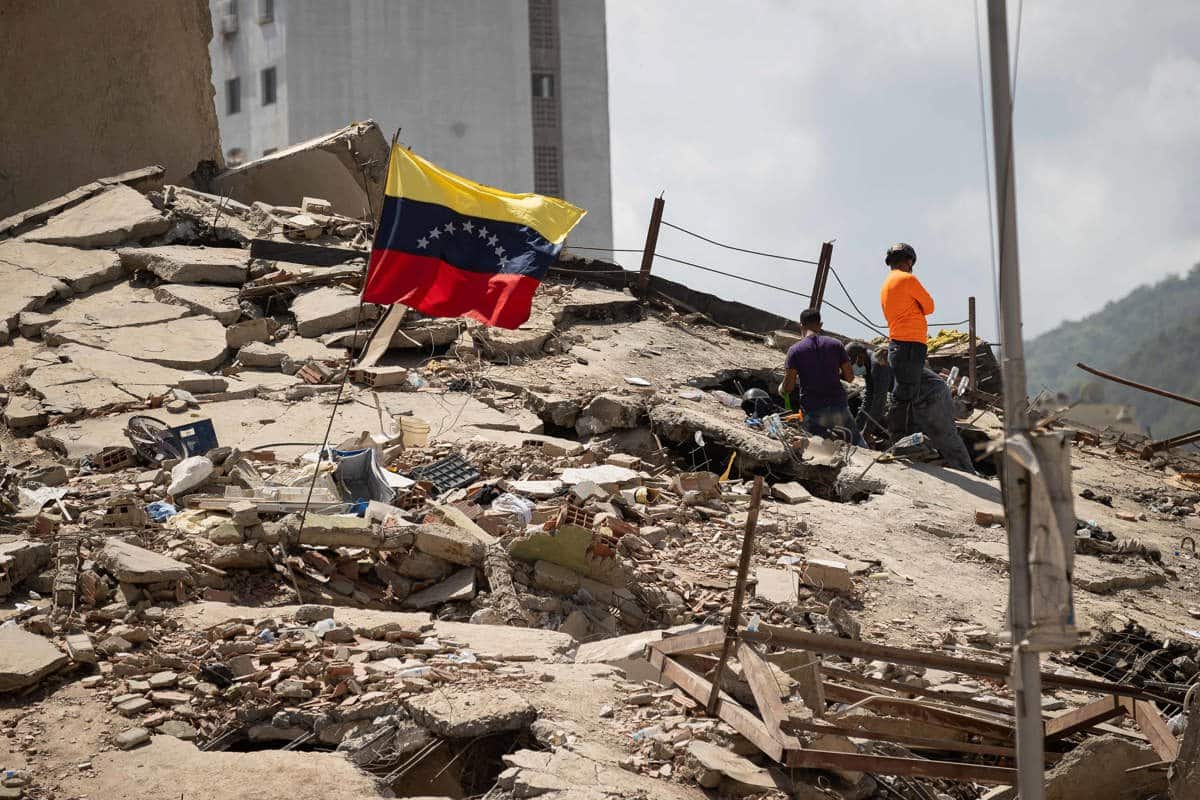 Los venezolanos deportados por EEUU que terminaron atrapados bajo los escombros