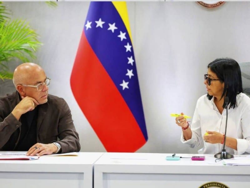 El rodrigato acata orden de reanudar negociaciones políticas: ¿Hacia dónde se está moviendo el chavismo?