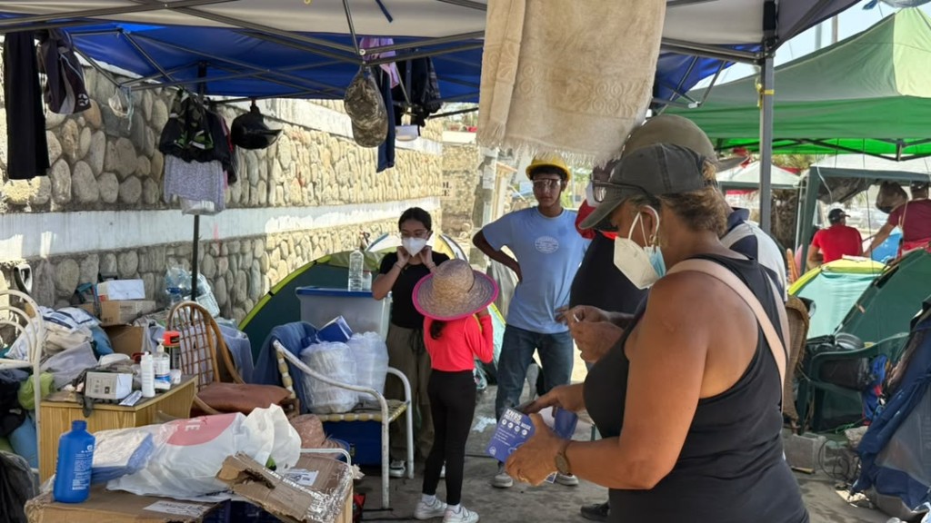 “Hasta hallarlos no nos vamos”, siguen búsquedas en Vargas a un mes del doble terremoto