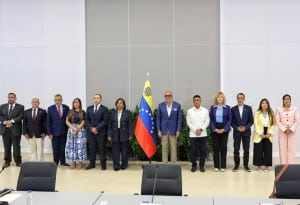 Jorge Rodriguez y Dinorah Figuera instalan mesa de diálogo en La Carlota