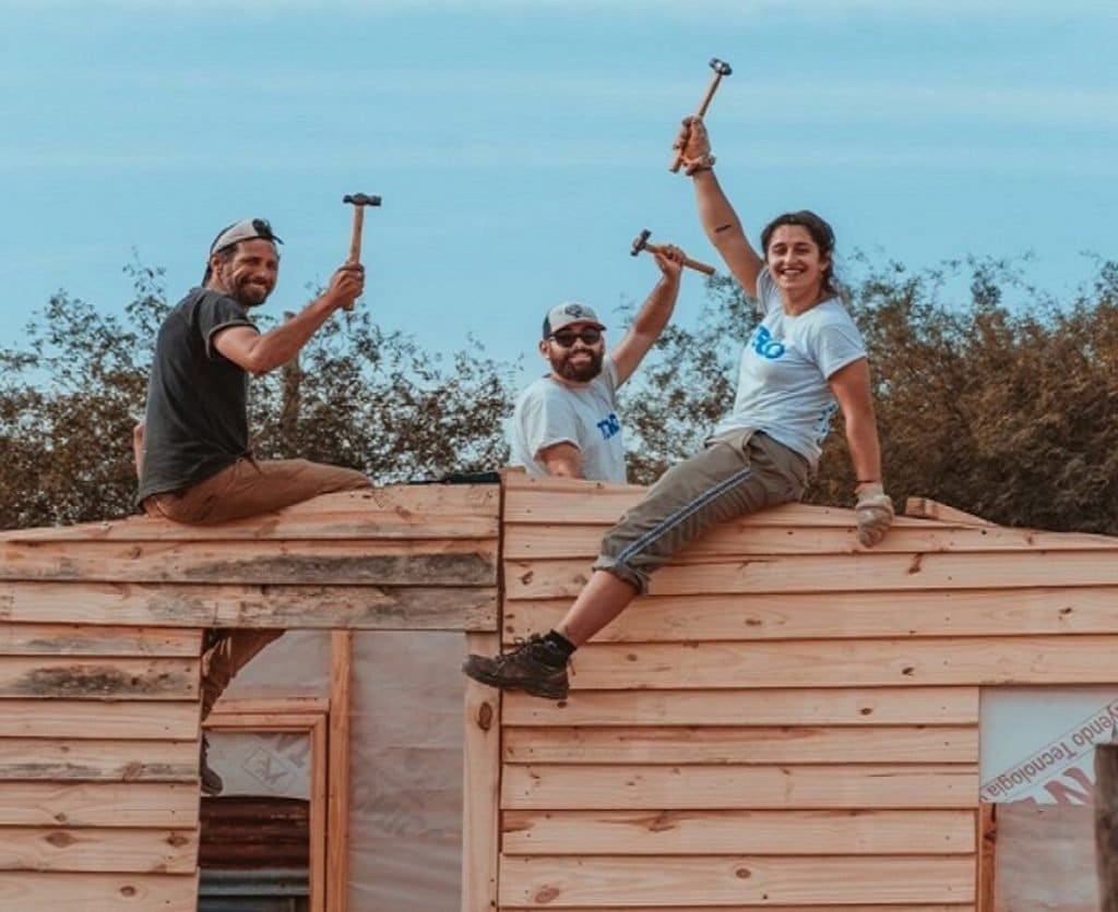 Chilean NGO Builds First 17 Homes for Venezuelan Earthquake Victims
