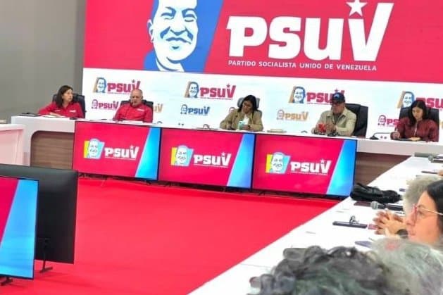 Psuv se reúne con Delcy Rodríguez y evita declaraciones públicas sobre acuerdo petrolero con EEUU