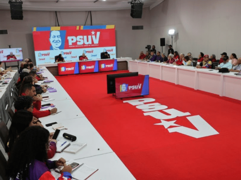 El Psuv pasa de marchar en Caracas a asambleas comunales: Tutelaje, pocos recursos y malestar interno influyen 