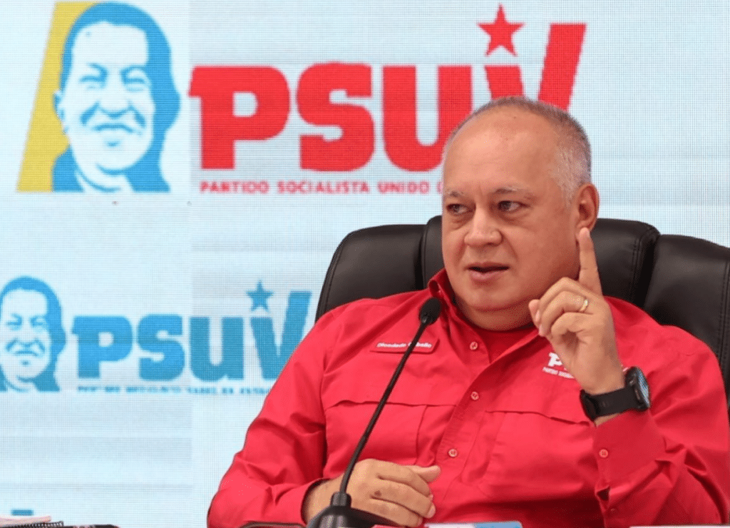 Cabello niega bloqueo de medios y advierte que la libertad de expresión “no les pertenece”