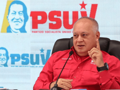 Cabello niega bloqueo de medios y advierte que la libertad de expresión “no les pertenece”