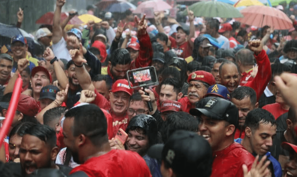 Marcha en Caracas exalta a Chávez y Cabello olvida a Maduro en el discurso: “Nosotros nos adaptamos a las circunstancias”