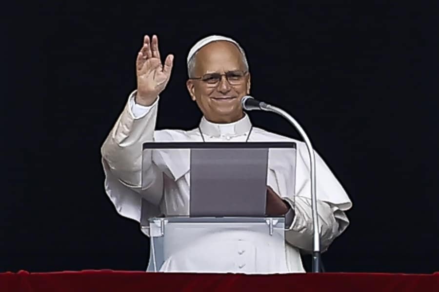 El papa vuelve a dar la plegaria dominical y retomará sus actividades gradualmente