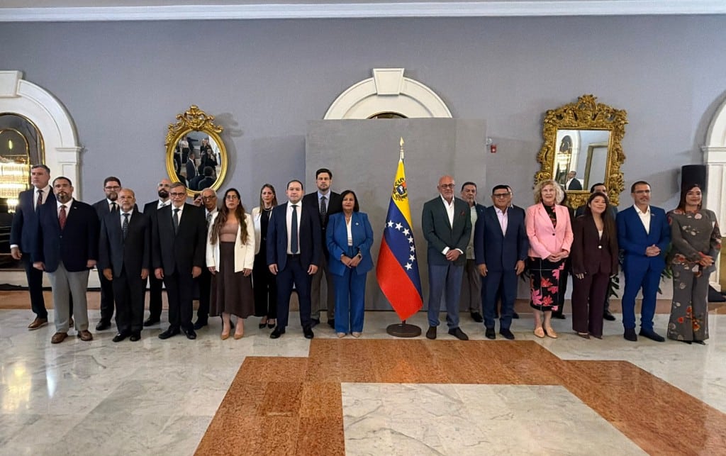 Comité de Postulaciones Judiciales y revisión de cuatro leyes, incluidas inhabilitaciones: tercer acuerdo de la mesa