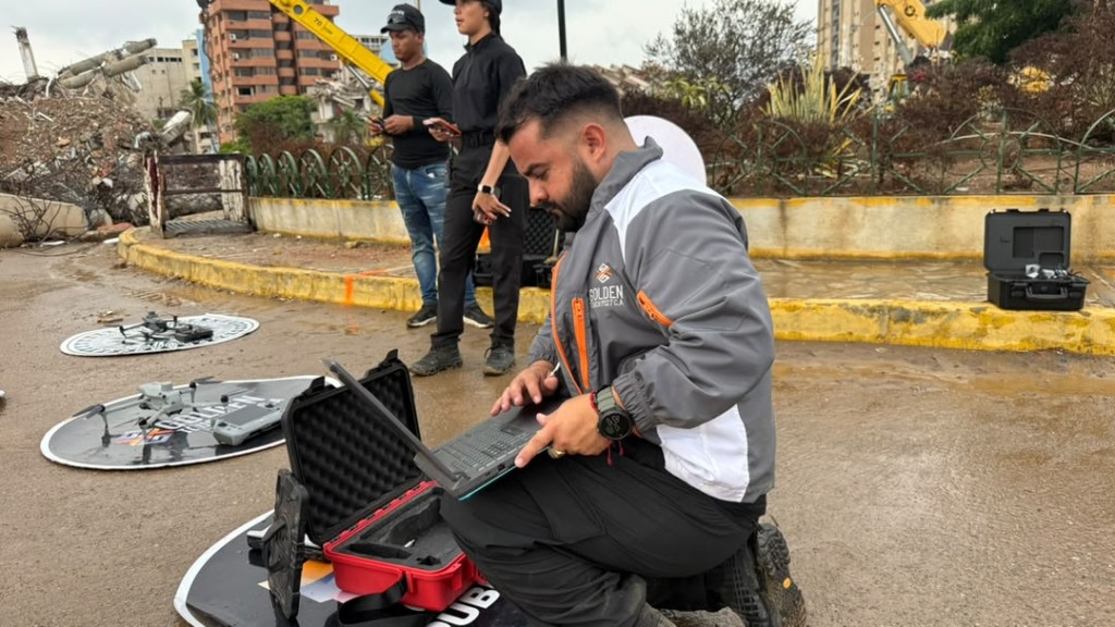 La fórmula drones e IA: cómo Taylor Villarreal rescata cuerpos bajo los escombros de Vargas