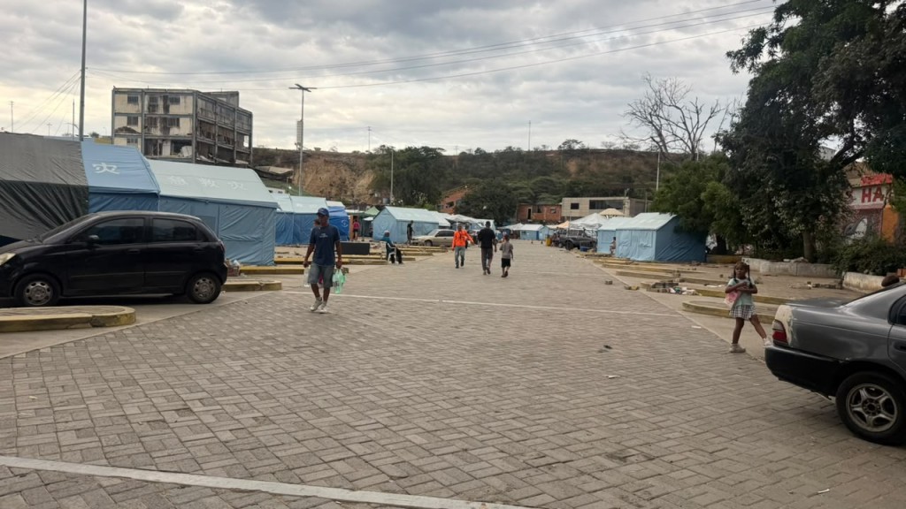 Claribel y su familia duermen en una camioneta en Vargas: 4 meses del doble terremoto