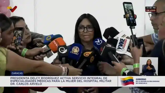Delcy Rodriguez calificó como “show” regreso de de Machado y aseguró hay persecución política en Venezuela”