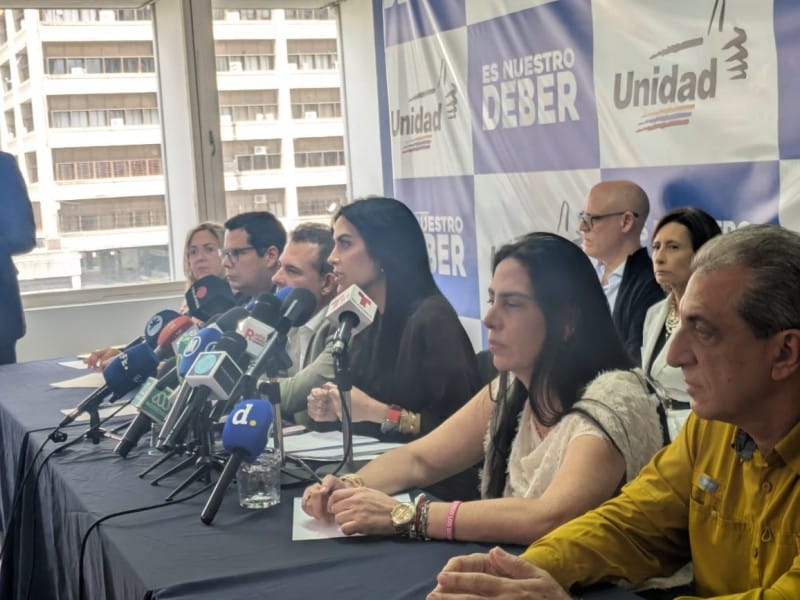 La PUD anuncia consulta para lograr acuerdo nacional y ratifica que Machado será “la candidata”